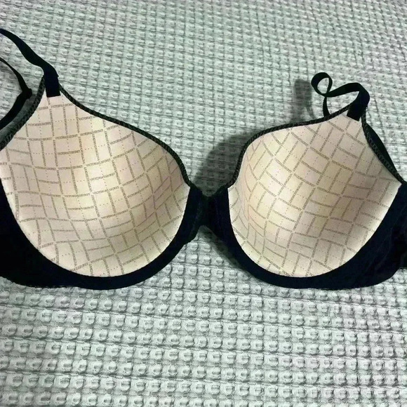 VICTORIA'S SECRET
UPLIFT SEMI DEMI/ DEMI-BUSTE SEMI-COUVRANT REHAUSSANT 32DDD/F - Picture 3 of 4